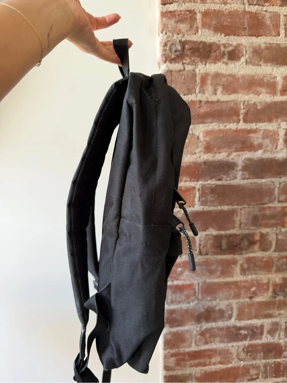 Herschel Supply Company simple black